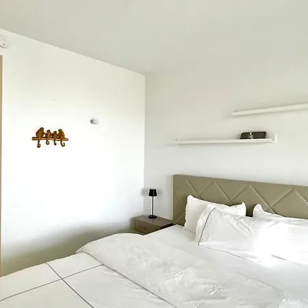 Pure South Luxury Apartment